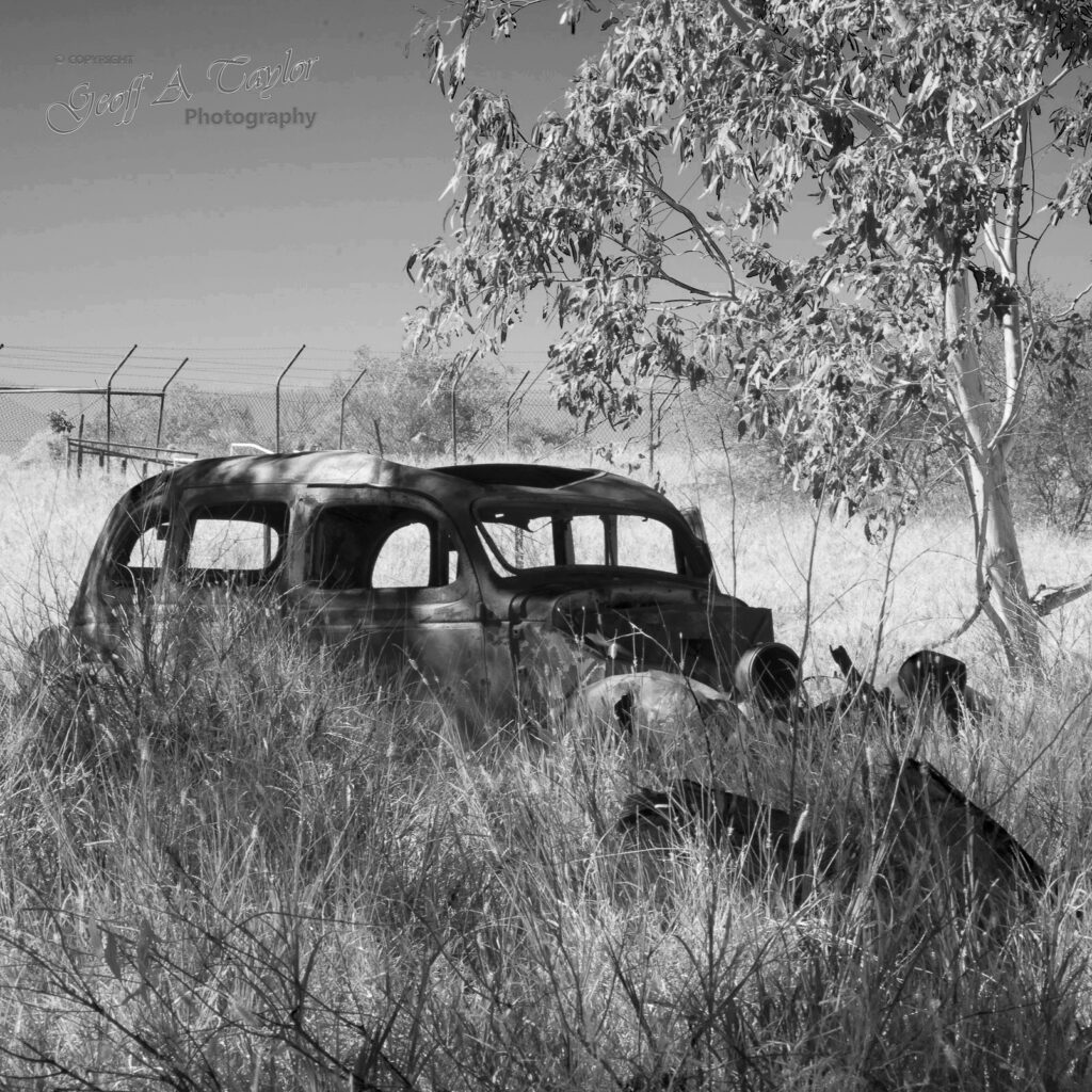 6188 Rusty Car Quamby Hotel on road to Burke & Wills Roadhouse